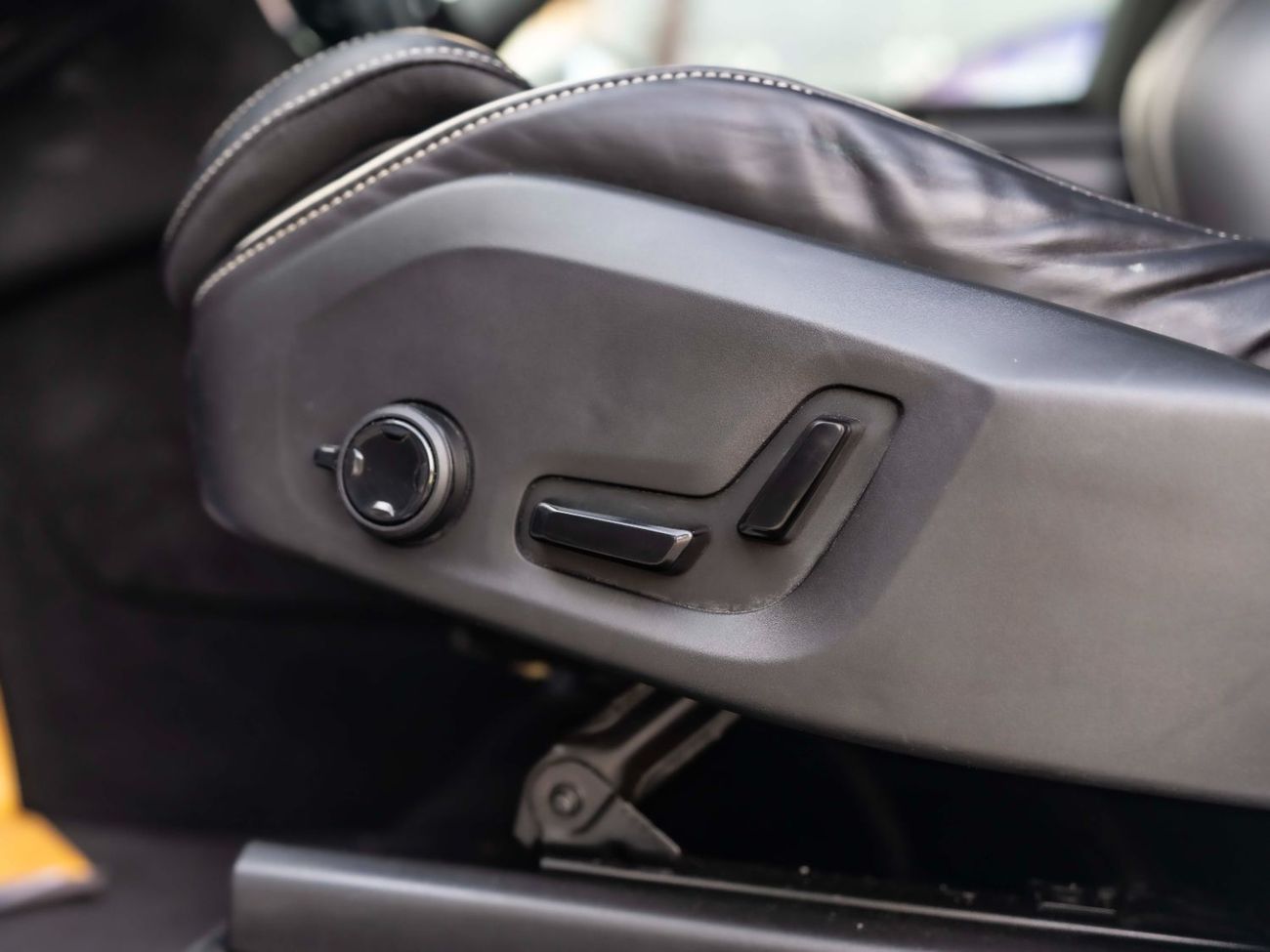 Volvo XC60 T5 R Design 2.0L