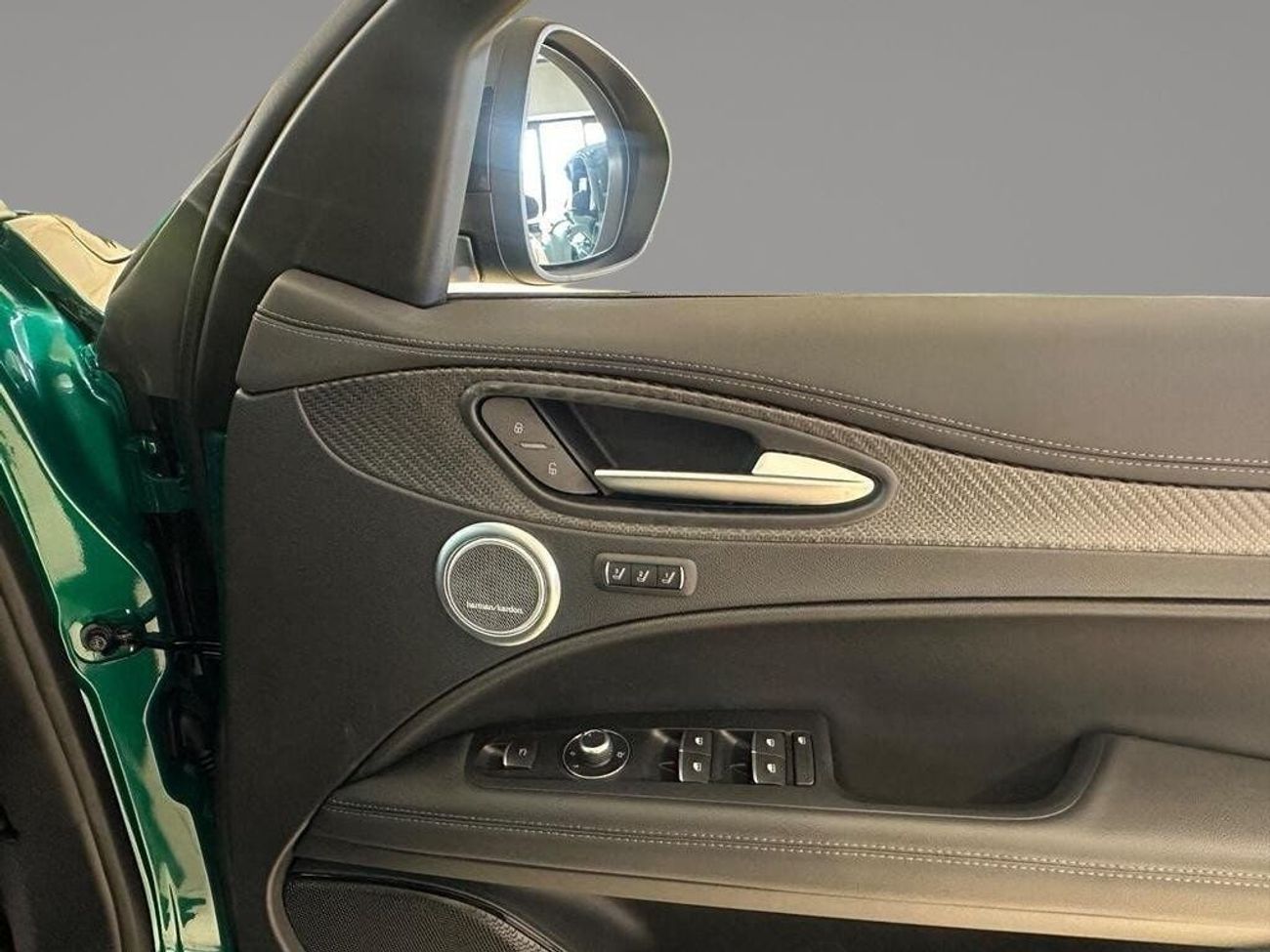 ألفا روميو ستيلفيو Quadrifoglio