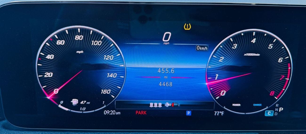 مرسيدس بنز GLB 250 Premium 2.0L (5 Seater)