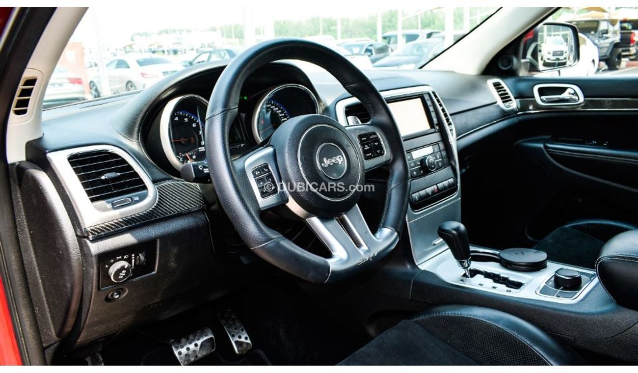 Jeep Grand Cherokee Jeep Grand Cherooke 2013 6.4 SRT Gcc Specefecation Very Clean Inside And Out Side Without Accedent N