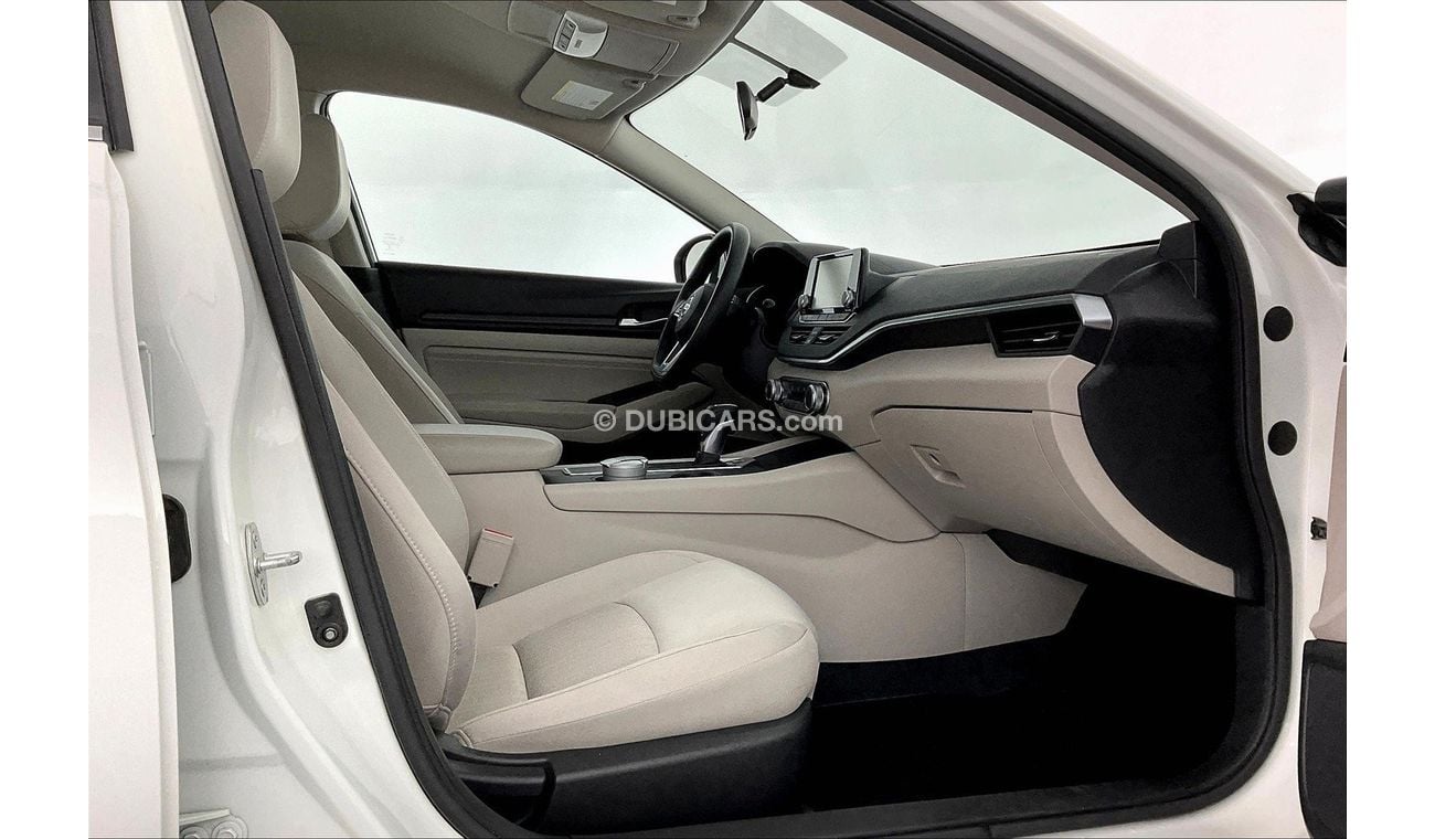 Nissan Altima S W/ Alloy Wheels