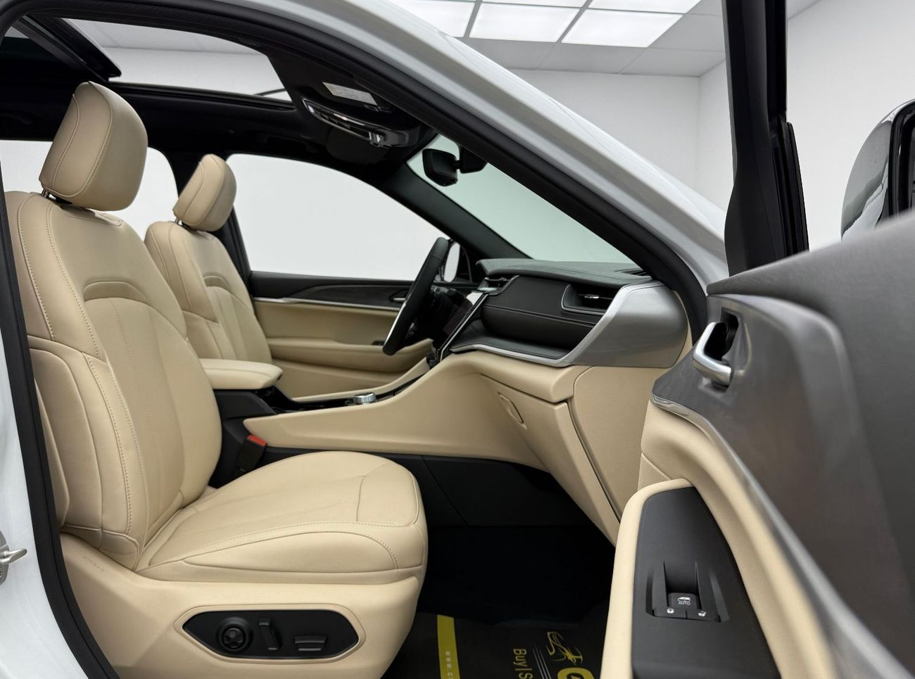 جيب جراند شيروكي Limited 3.6L