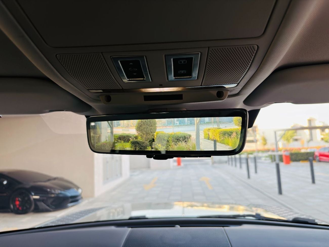 لاند روفر ديفندر P300 110 2.0L (5 Seater)