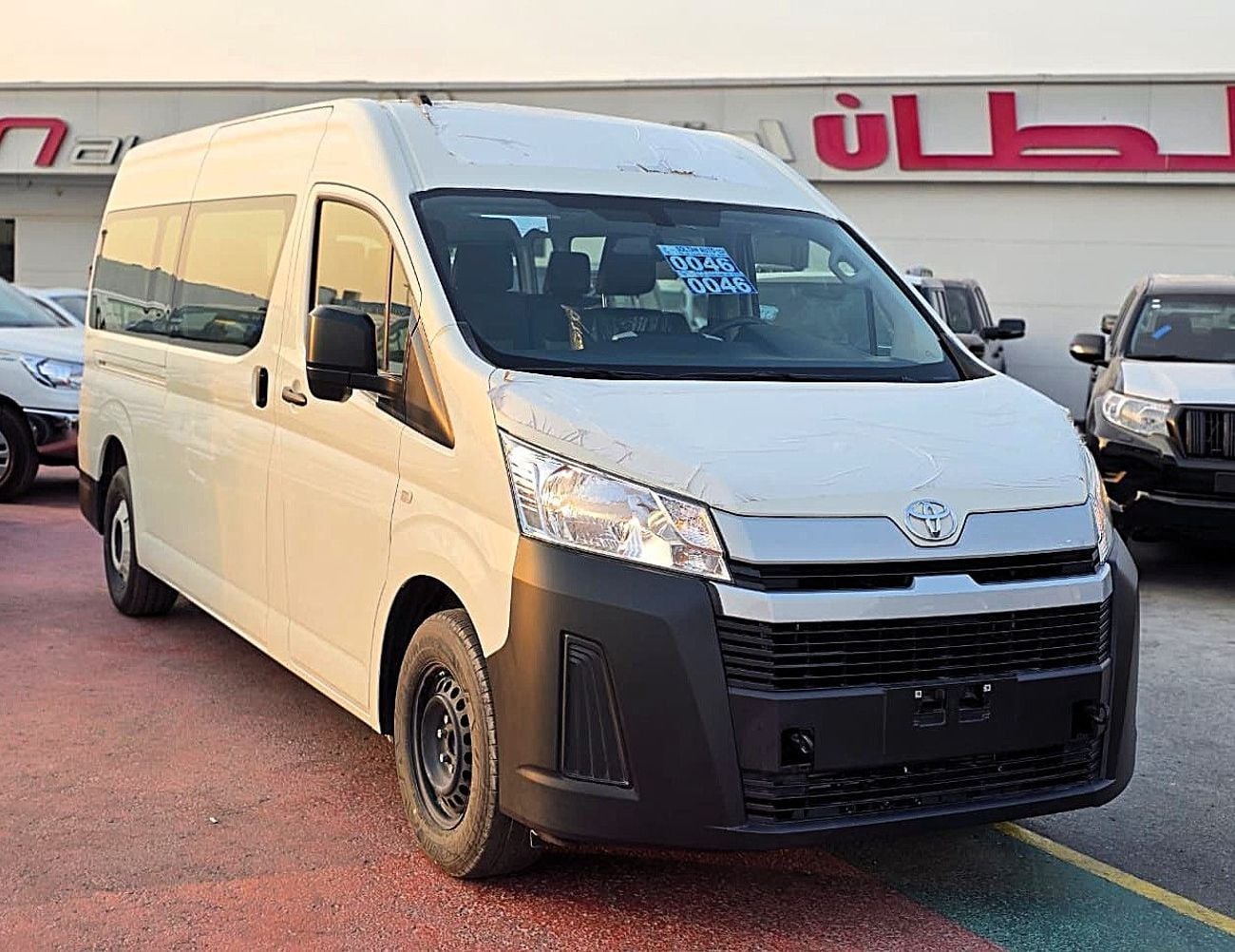 تويوتا هاياس GL Toyota Hiace High Roof Black Bump 3.5l M/T White color With MoonRoof 2026