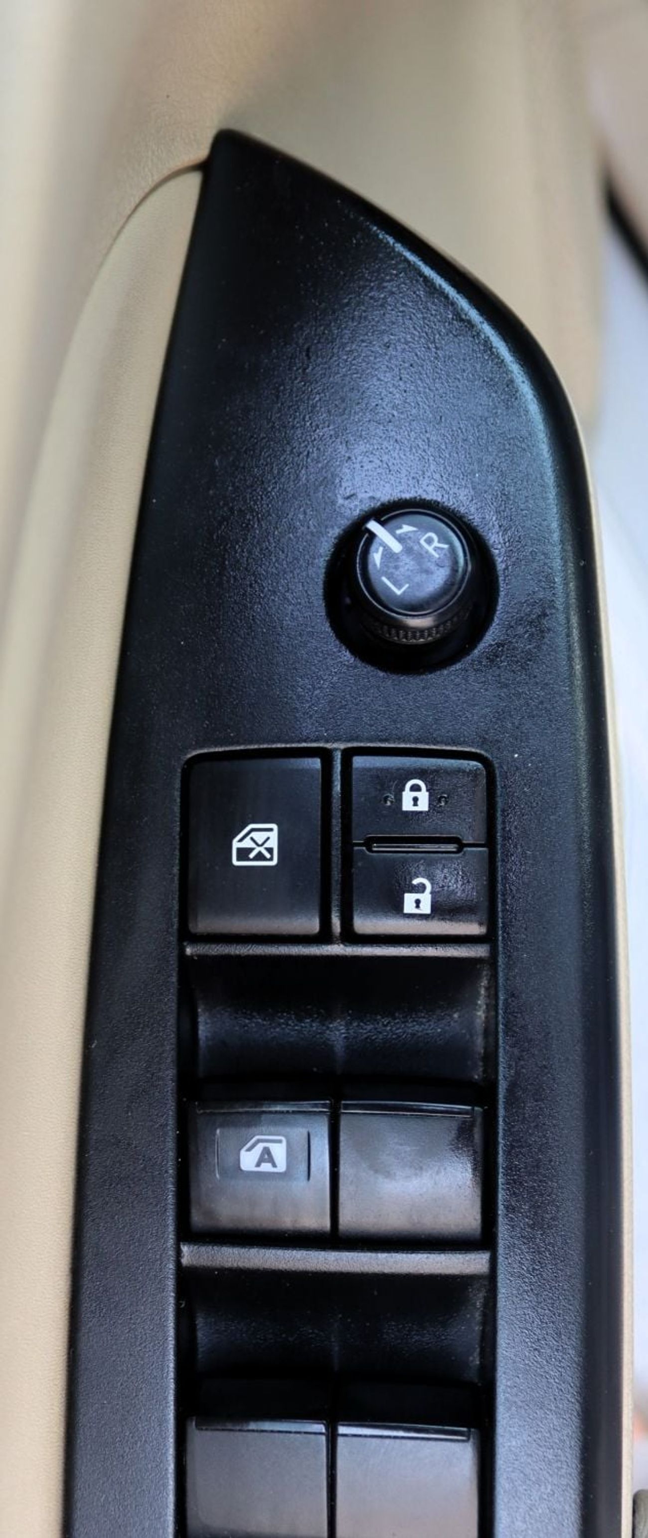 Toyota Yaris 2021 Toyota Yaris, GCC edition, in excellent condition, with no accidents, driving 83,000 kilometer