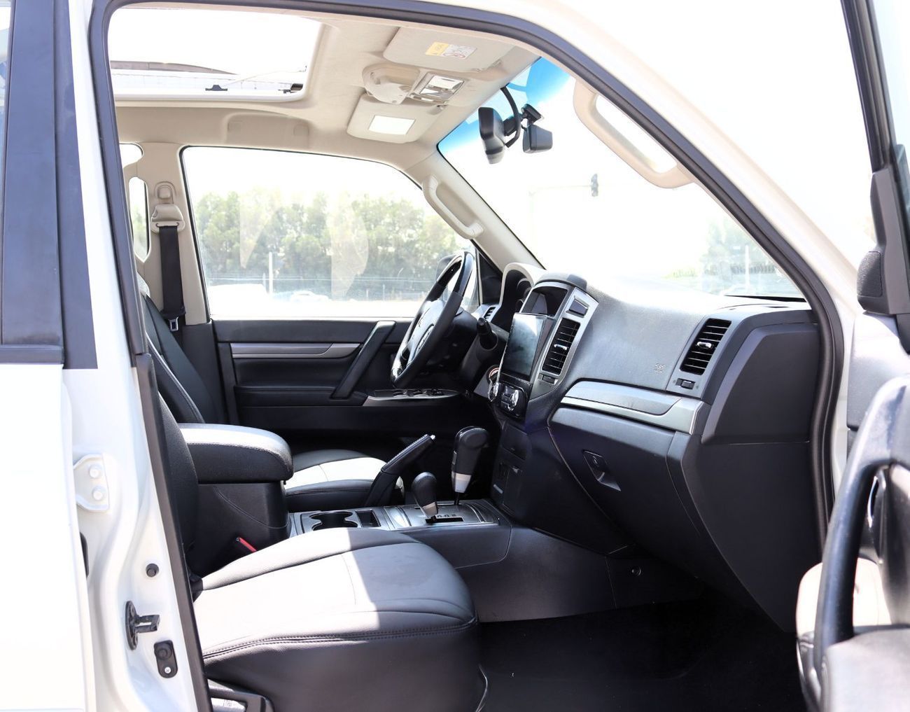 ميتسوبيشي باجيرو ميتسوبيشي باجيرو 2022 خليجى  بحالة ممتازة، مسافة 63,000 كم، بمحرك 3000 سى سى  6 سلندربسعر 67,000 دره