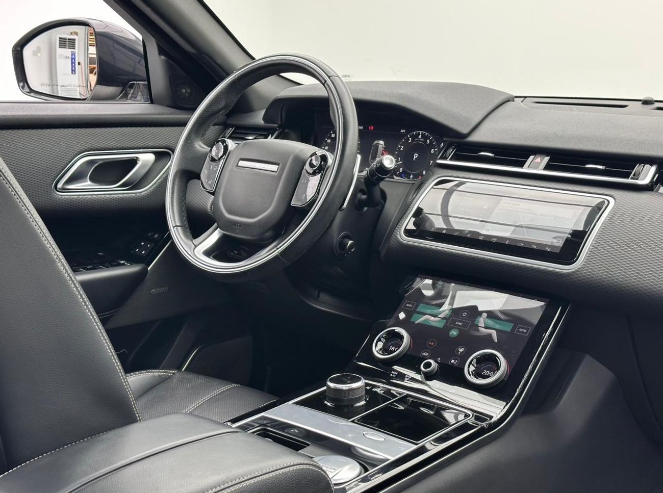 لاند روفر رينج روفر فيلار 2019 Range Rover Velar P250 SE R-Dynamic, 2026 Range Rover Warranty, 2029 Range Rover Service Contra