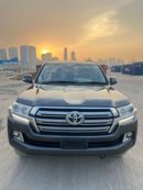Toyota Land Cruiser DIESEL 4.5 LITER GREY COLOR RIGHT HAND DRIVE 2018 MODEL ONLY FOR EXPORT