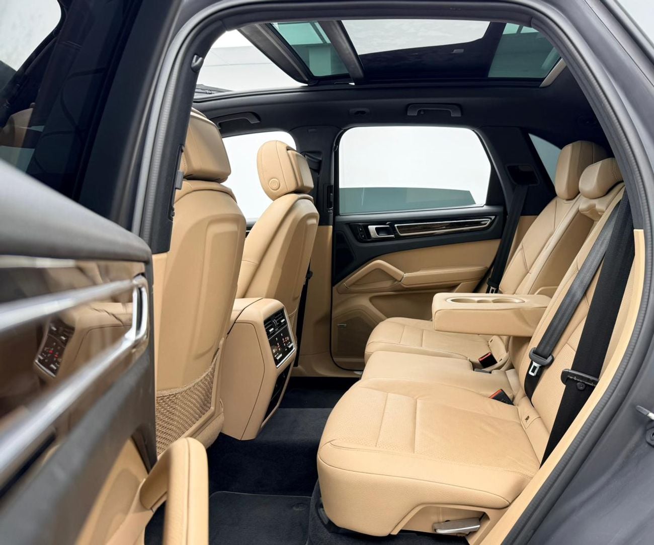 بورش كايان 2019 Porsche Cayenne, Warranty, Full Service History, Fully Loaded, Excellent Condition, GCC