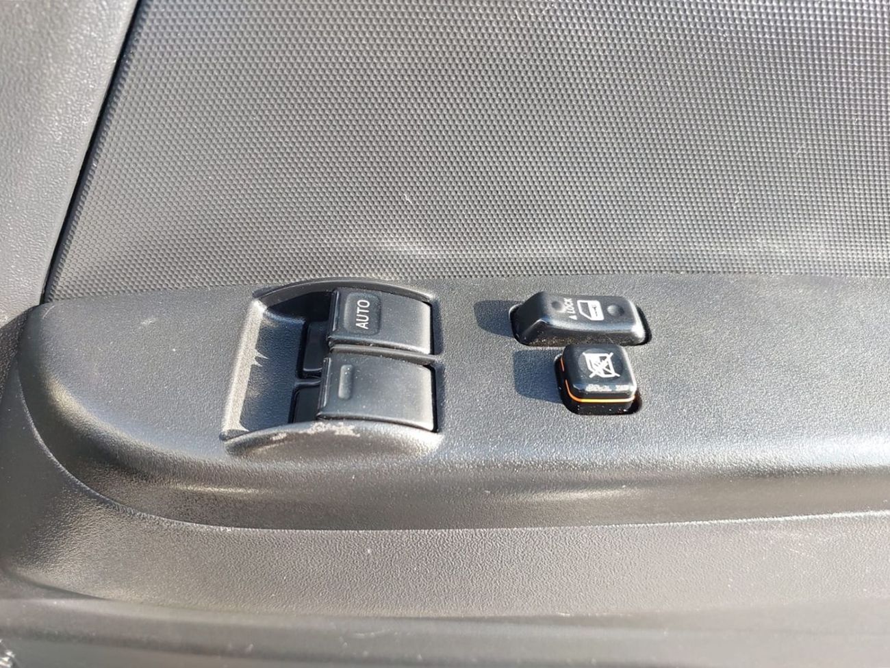 تويوتا هاياس TOYOTA HIACE COMMUTER VAN RHD 2014 MODEL 3.0 L DIESEL AUTOMATIC(PM21971)