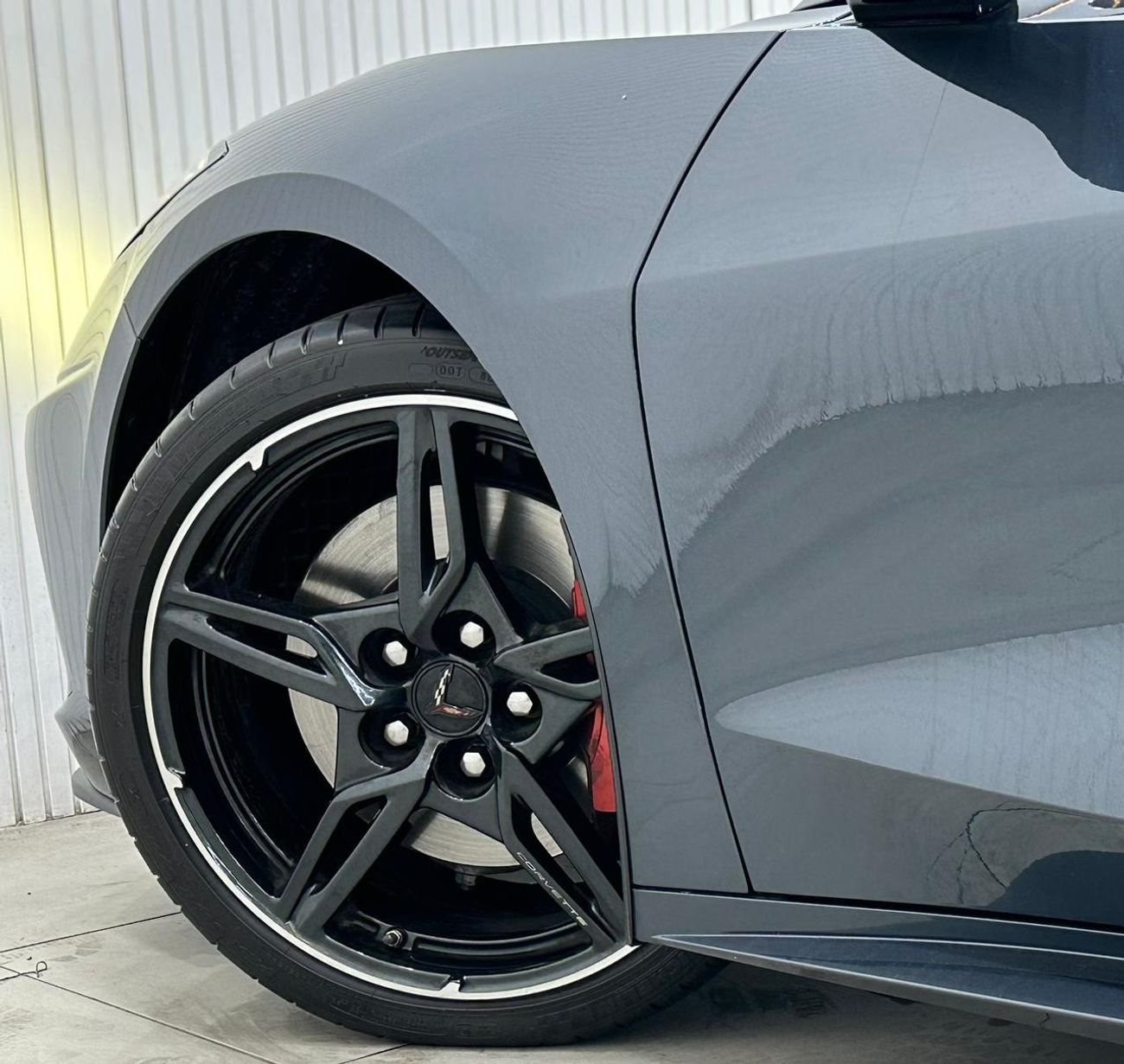 Chevrolet Corvette 2LT 2020 Chevrolet Corvette C8 Stingray, Warranty, Service History, Canadian Spec (Clean Title)