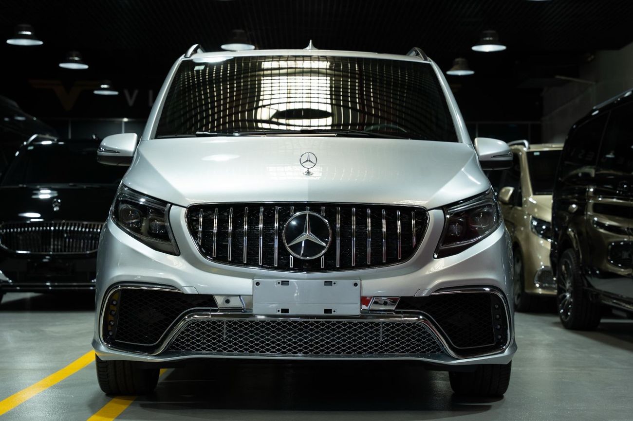 مرسيدس بنز V 300 NEW 2025 MODEL FACELIFT LUXURY EDITION MERCEDES GCC V300 with ADDITIONAL REAR AC - 2 YEARS WARRANTY