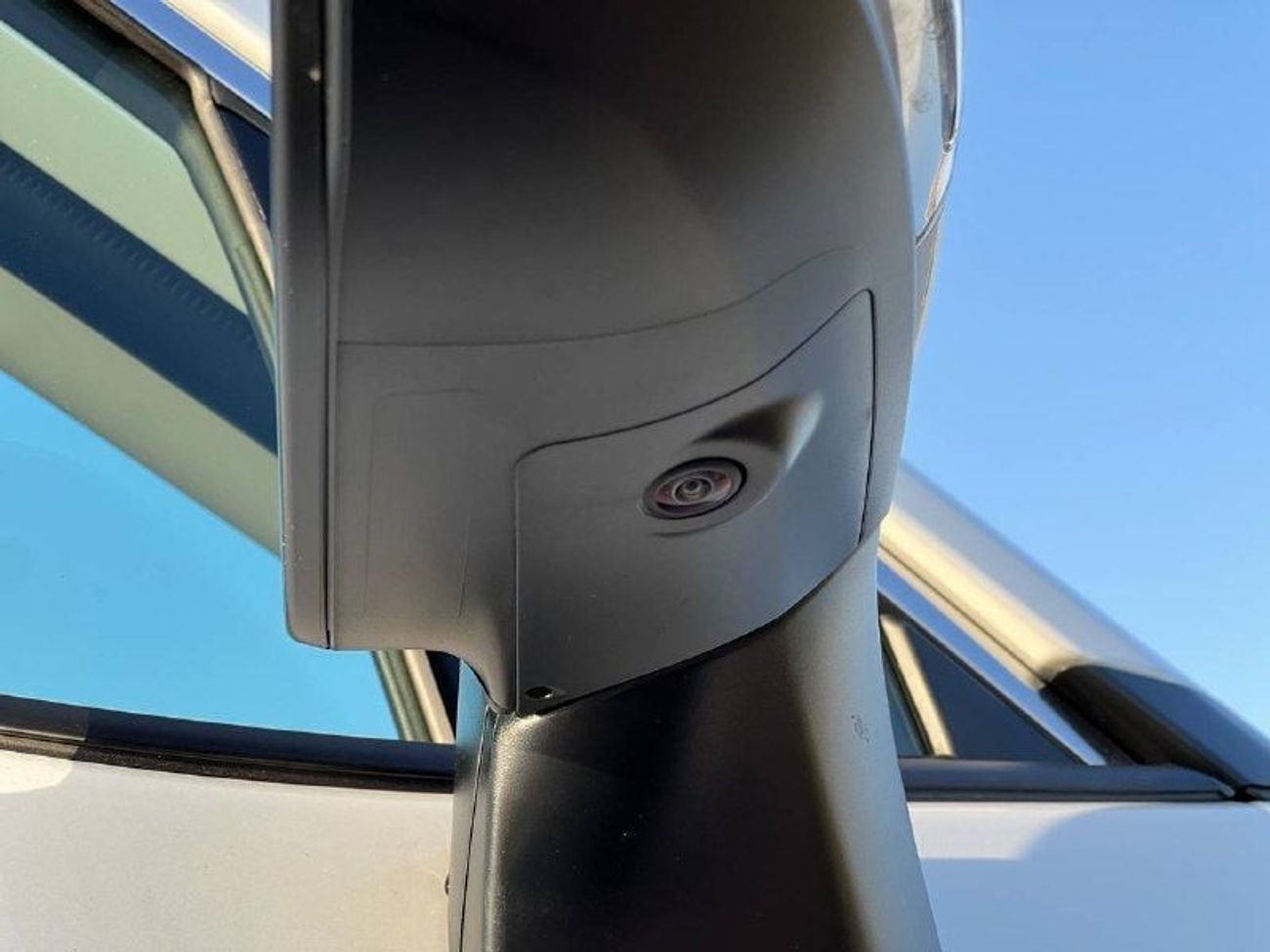 تويوتا راف ٤ 2.0L PTR A/T // 2025 // FULL OPTION WITH 360 CAMERA , RADAR , WIRELESS CHARGE //SPECIAL OFFER // BY