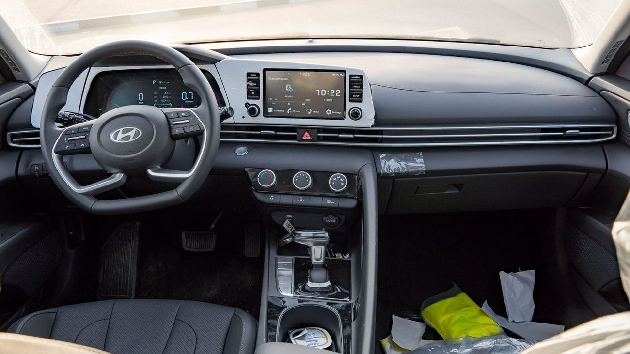 Hyundai Elantra 2025 Hyundai Elantra 1.5L AT Petrol (Chinese Specs)