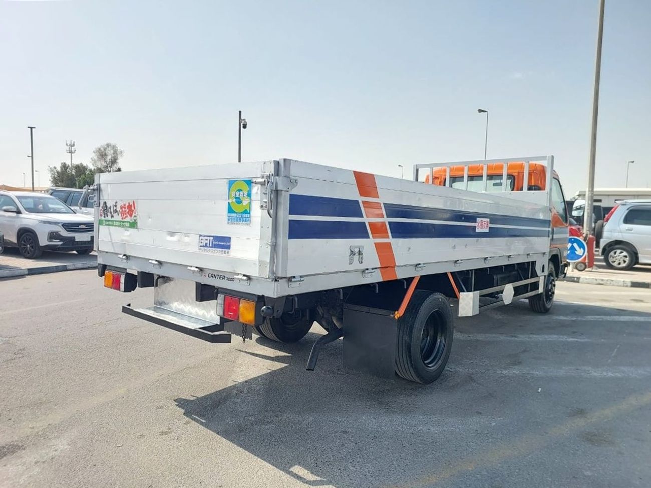 Mitsubishi Fuso Canter MITSUBISHI CANTER ALUMINIUM BODY TRUCK RHD 2003 MODEL 3.9 L DIESEL MANUAL(PM40295)