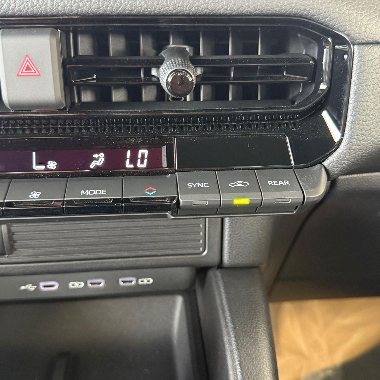 Toyota Prado 2.8 DIESEL SUNROOF **EXPORT ONLY**التصدير فقط خارج الخليج**