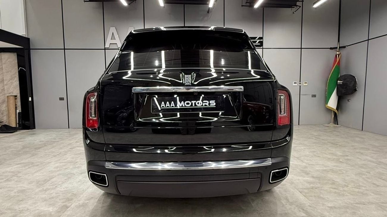 Rolls-Royce Cullinan Silver badge