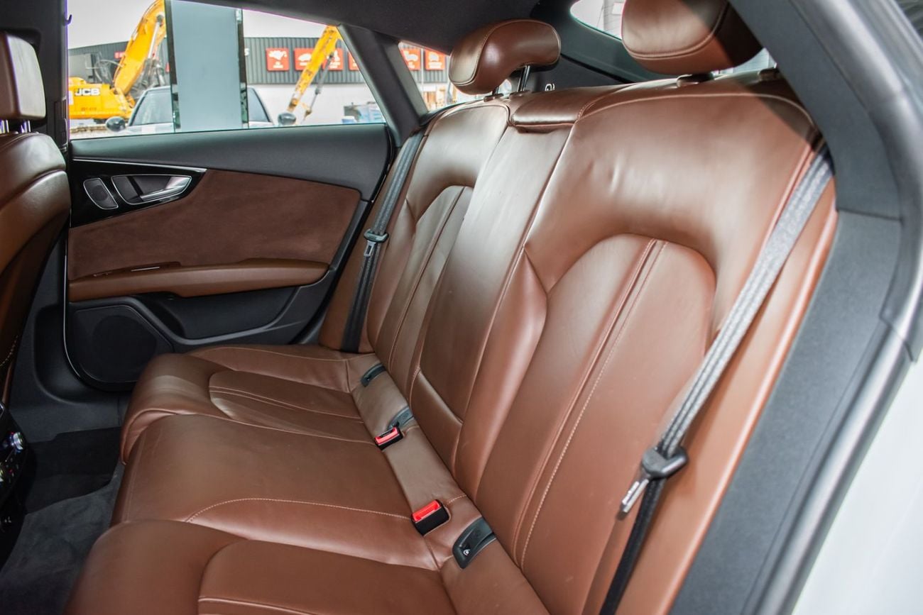 أودي A7 S-Line 3.0L (5 Seater)