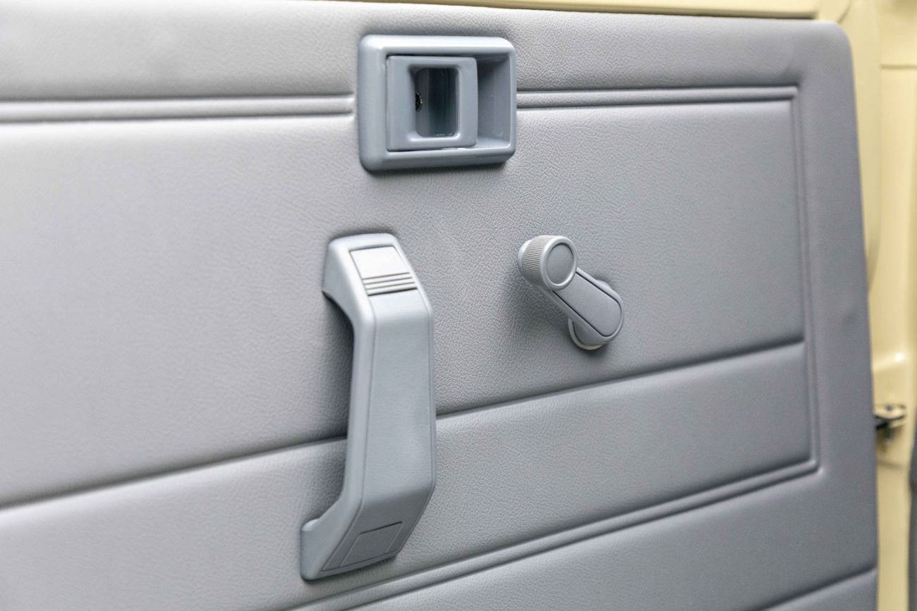 تويوتا لاند كروزر LC78 Hardtop 2.8L - Manual - Beige Inside Bluish Grey | Export Only