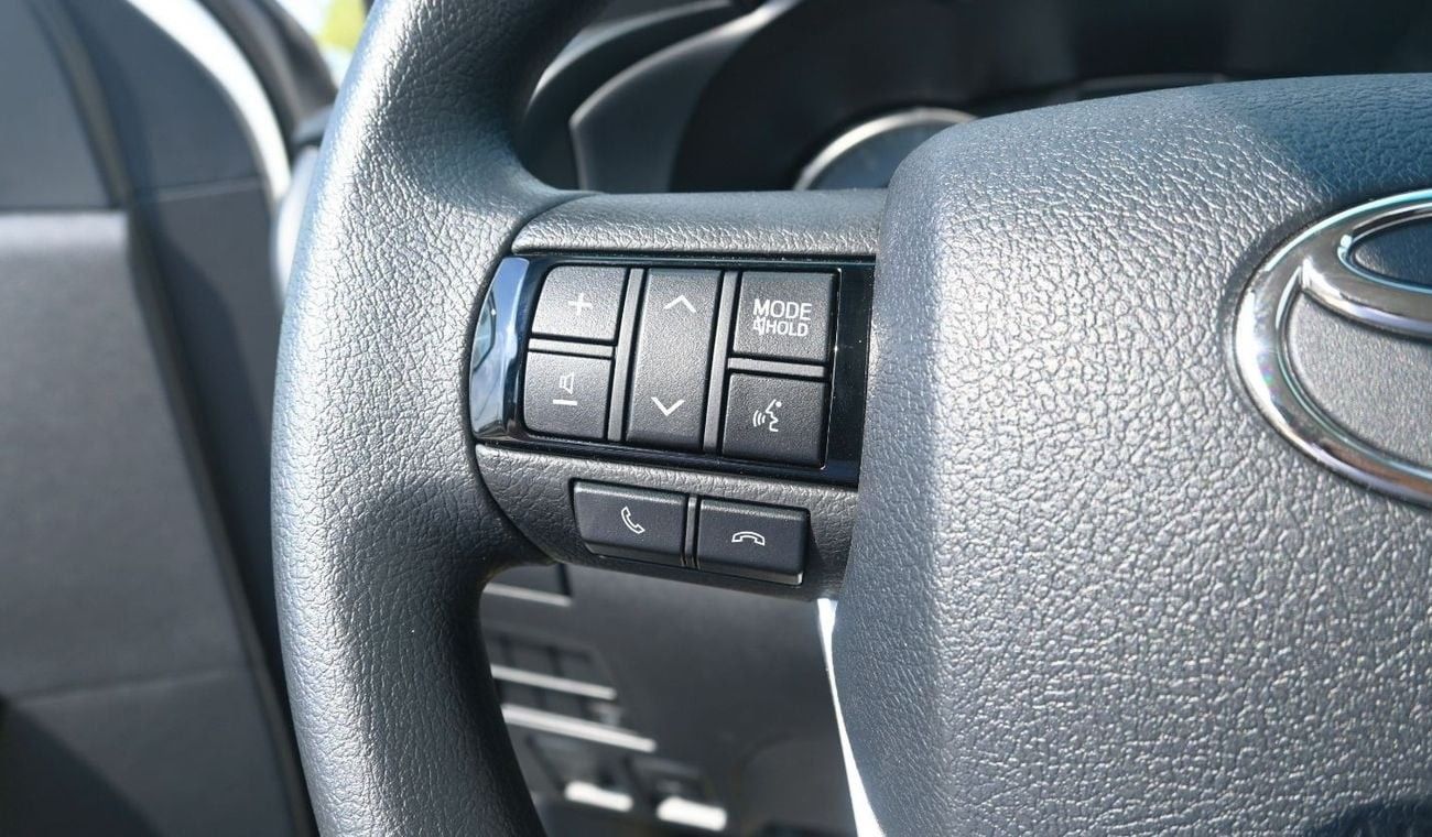 تويوتا هيلوكس Toyota Hilux 2025 2.7L Petrol 4 Cylinders Wheel size 17 inch Single Cab Manual  4WD