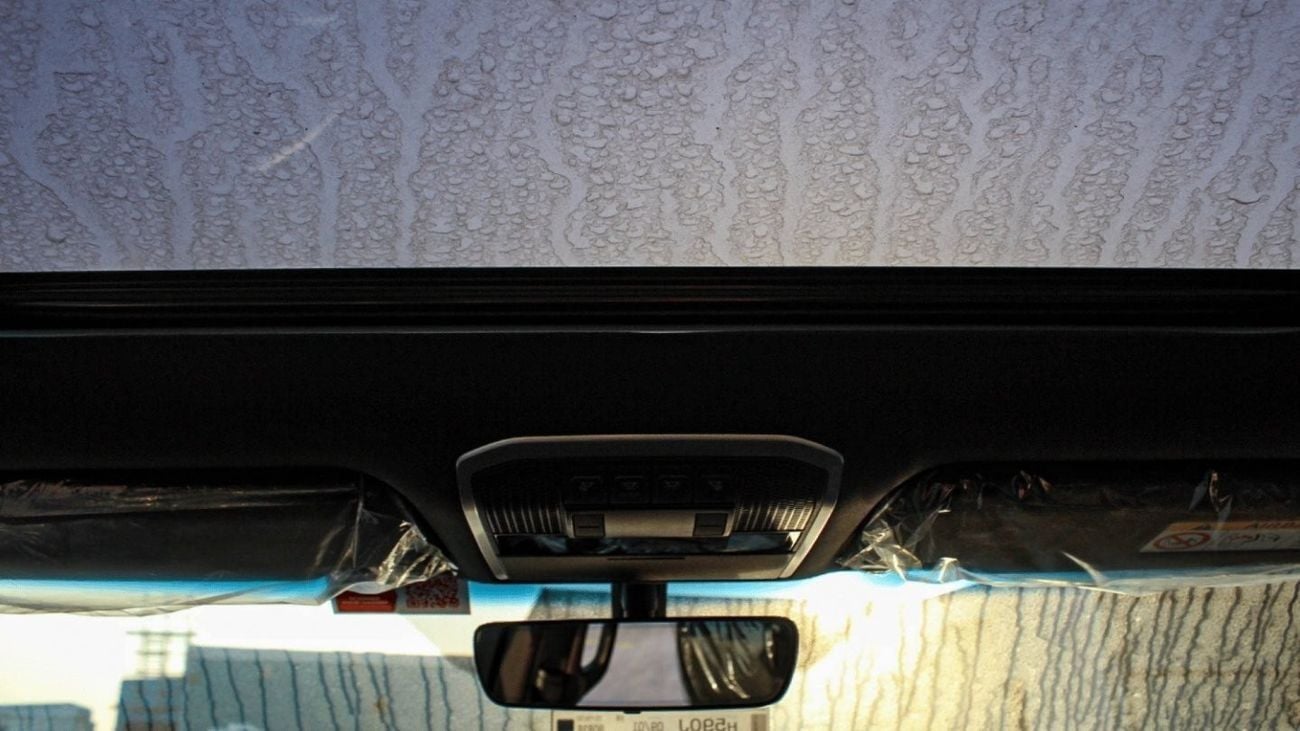 Toyota Land Cruiser TOYOTA LC300 4.0L VX V6 CHROME PACK P SEAT AT (Export Only)