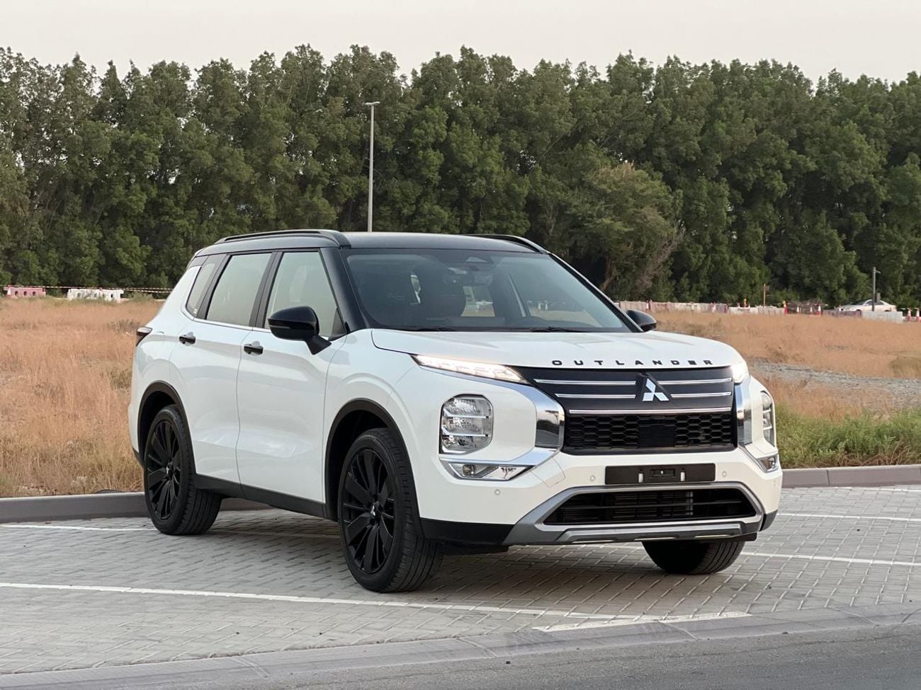 Mitsubishi Outlander PREMIUM LAUNCH EDITION