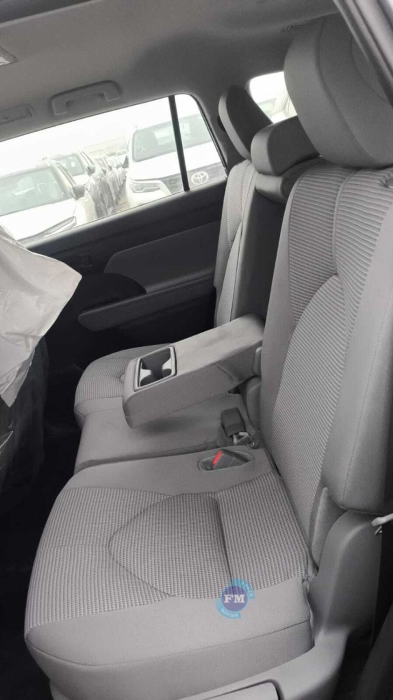 تويوتا هايلاندر LE Hybrid 2.5L Automatic