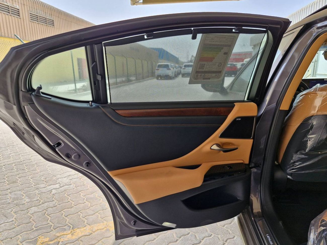 Lexus ES350 2025 LEXUS ES350 3.5L ULTRA LUXURY + RADAR GCC BRAND NEW 0KM (ONLY FOR EXPORT)