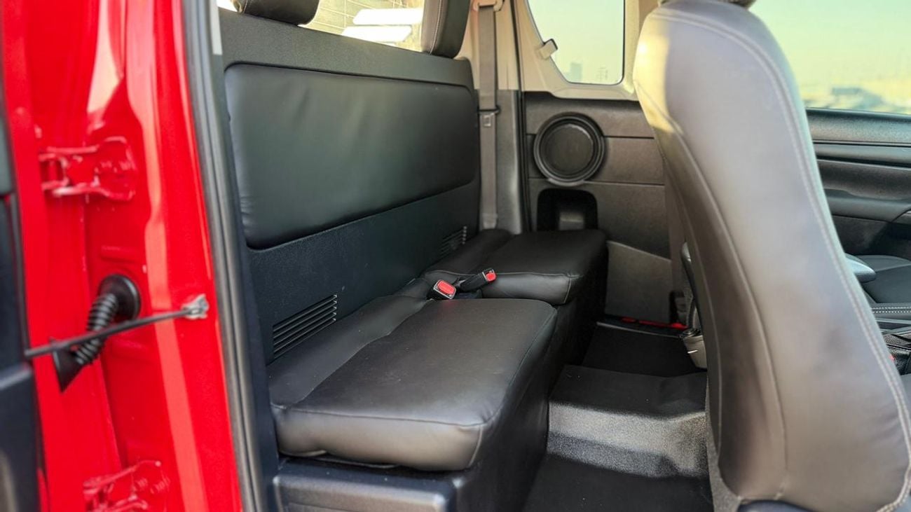 Toyota Hilux 2021 | 2.8L DIESEL | AT TRANSMISSION | RIGHT HAND DRIVE | SMART CAB | 4X4 HEAVY SPORTS BAR WITH BASK