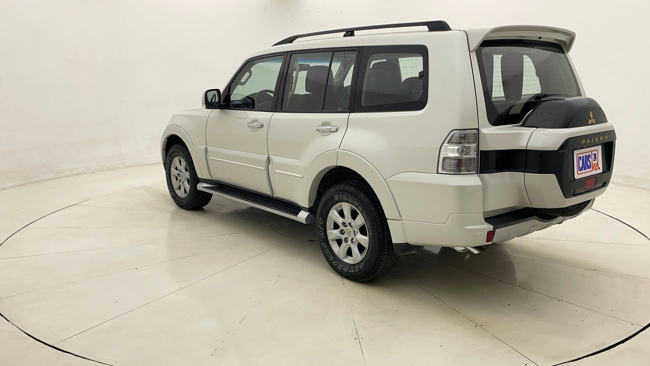 ميتسوبيشي باجيرو GLS TOP 3 | بدون دفعة مقدمة | اختبار القيادة في المنزل