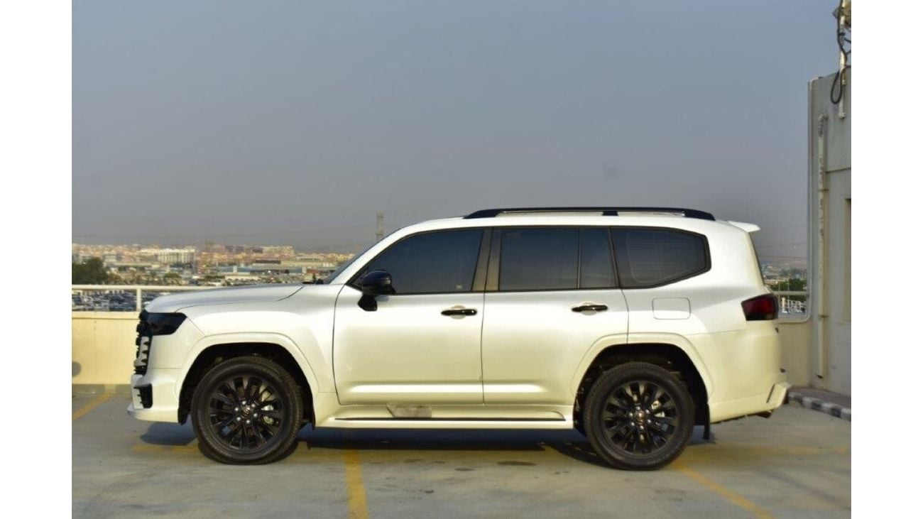 Toyota Land Cruiser 300 GXR Black Edition