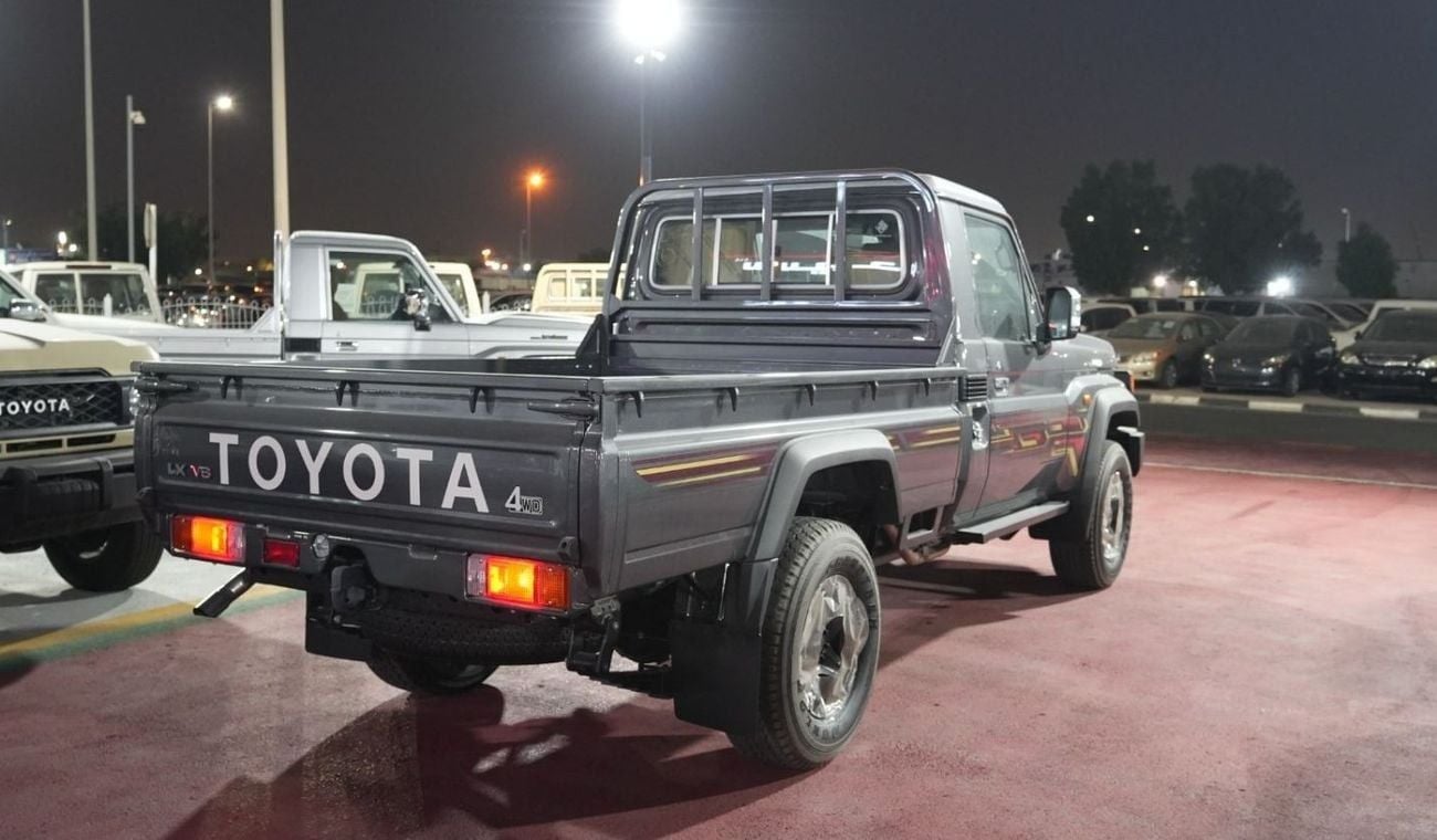 Toyota Land Cruiser Pick Up TOYOTA LC PICKUP SC 4.0L PETROL AUTOMATIC TRANSMISSION 2024 FULL OPTION WITH LED LIGHTS