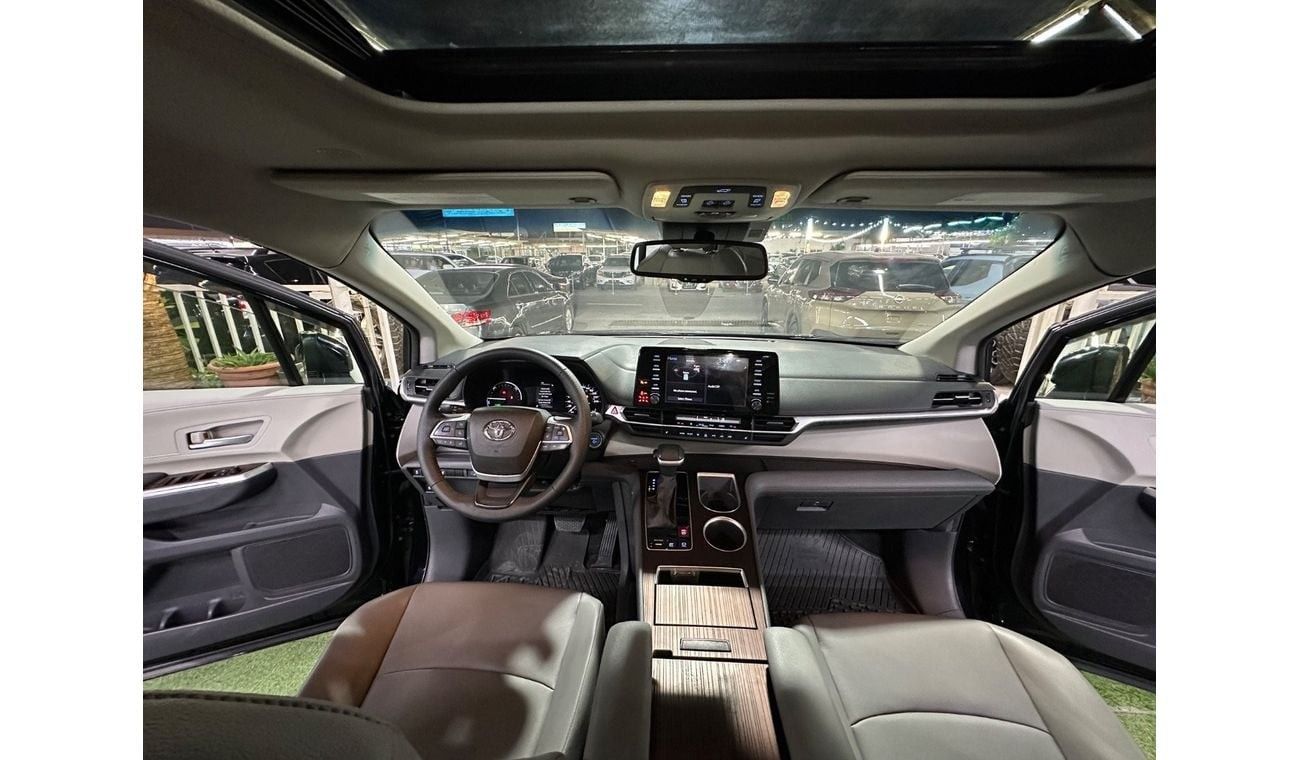 Toyota Sienna Toyota Sienna 2023 2.5L XLE HYBRID