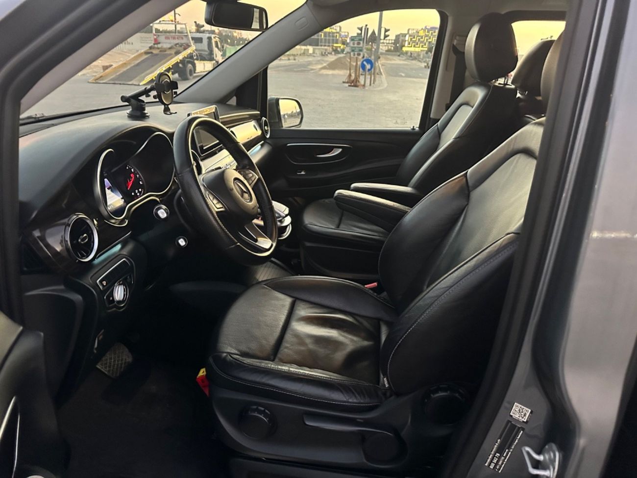 Mercedes-Benz V 250 Std 2.1L MODEL 2020 GCC CAR PERFECT CONDITION INSIDE AND OUTSIDEE