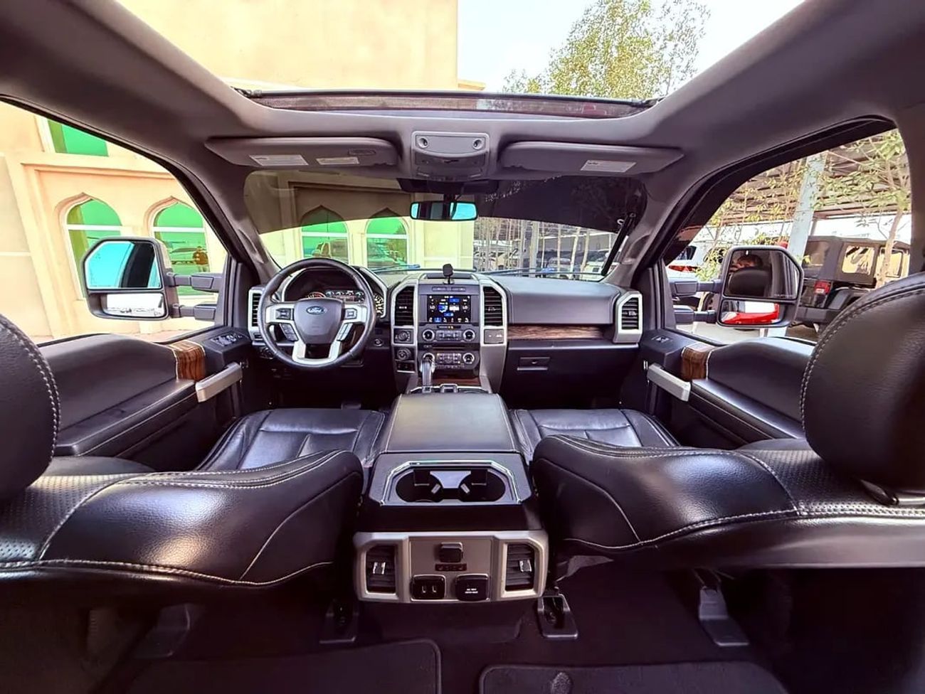 Ford F-150 LARIAT SUPER LUX+SPORTS PK | Canadian Specs فورد فل اوبشن بحالة ممتازة