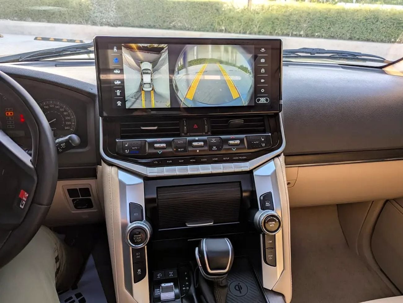 Toyota Land Cruiser VXR Facelifted With Interior and Exterior GCC Specs | Well Maintained