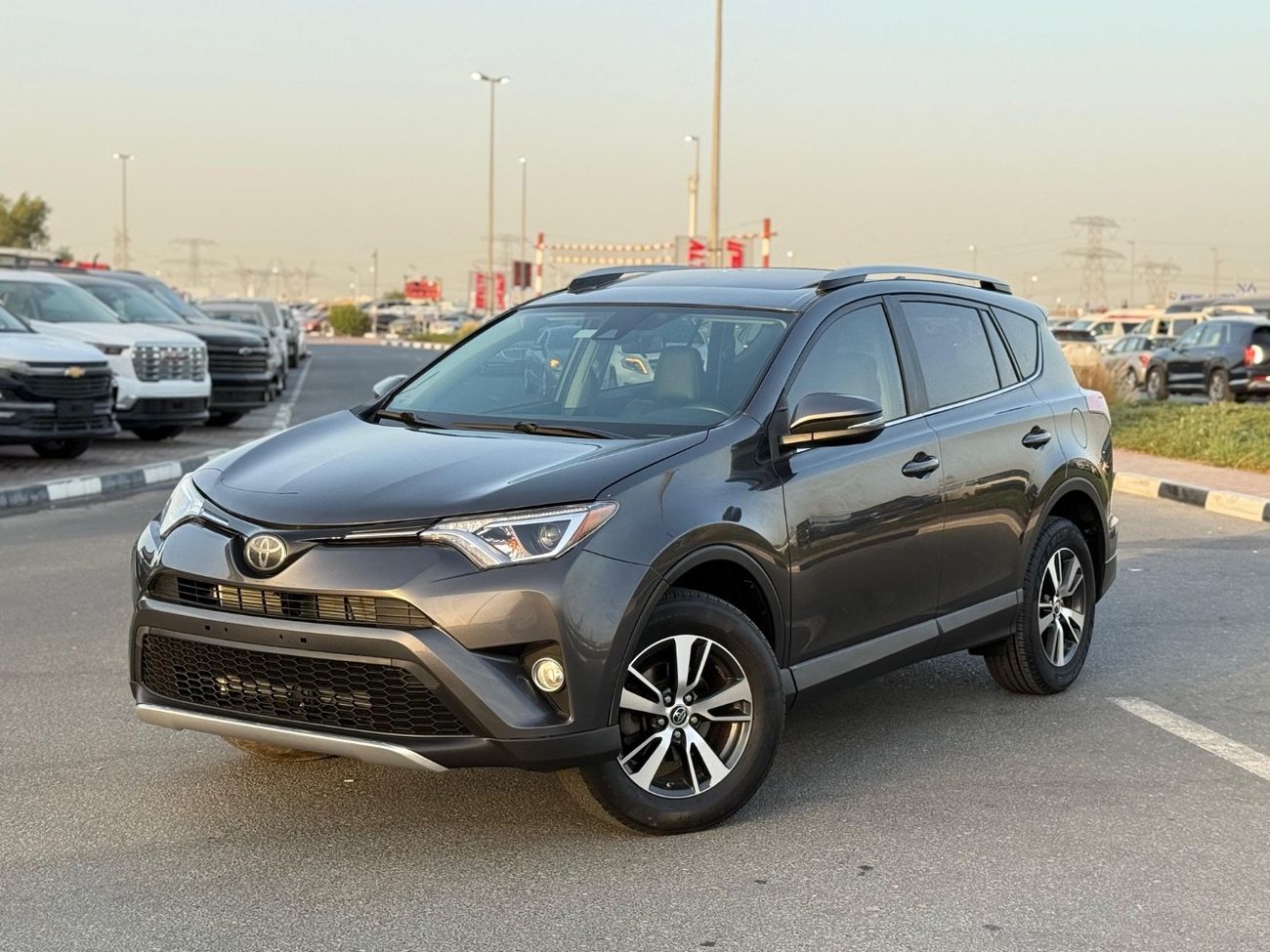 تويوتا راف ٤ XLE sunroof, leather seats Full Option