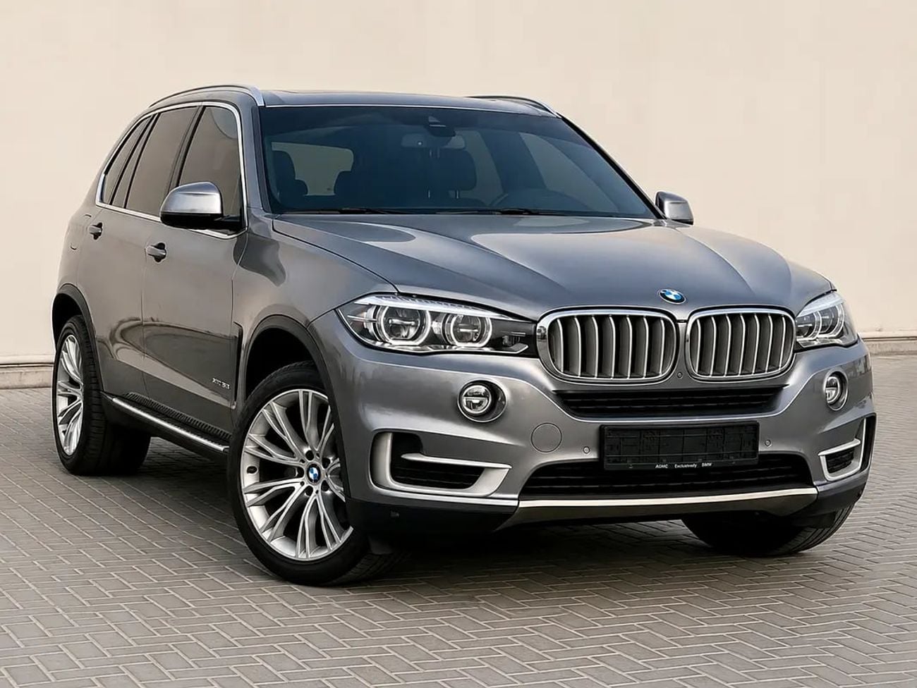 بي أم دبليو X5 1,338 P.M | xDrive35i Exclusive | GCC Specs | 3.0L V6