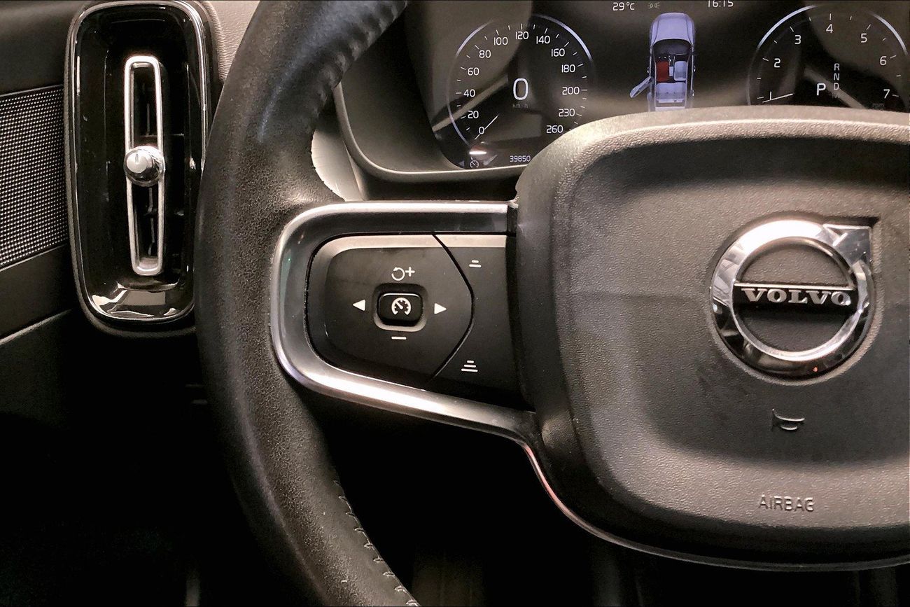 Volvo XC40 T4 Momentum | Guaranteed Warranty | 0 Down Payment