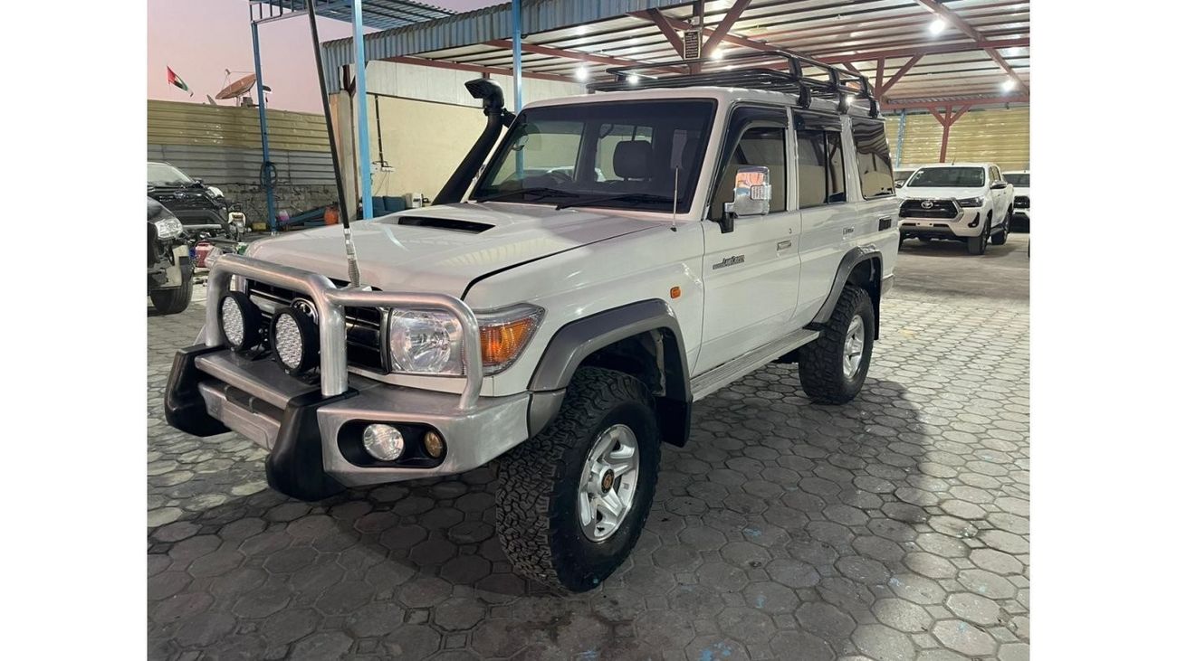 Toyota Land Cruiser 70 Diesel 4.5 Liter Right Hand Drive 5 Doors Manual Gear