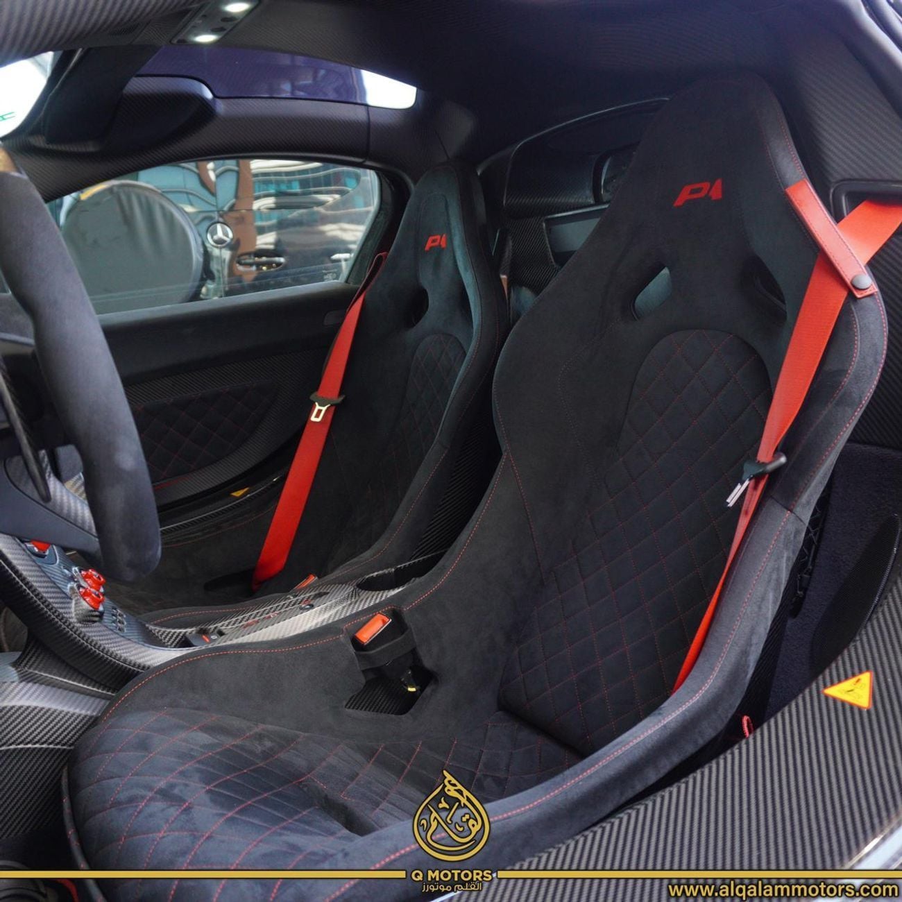 مكلارين P1 CARBON EDITION 2015 MCLAREN P1 ( 1 OF 5 ) CARBON SERIES GCC DONE ONLY 2000KM