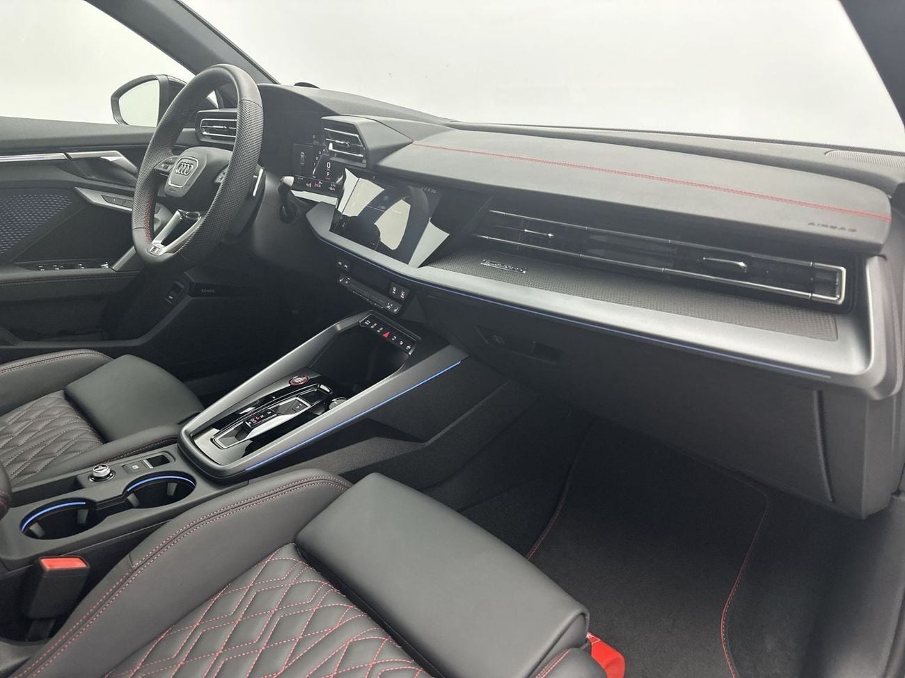 أودي S3 TFSI quattro 2.0L Sedan TFSI 333hp (Ref# 16542)