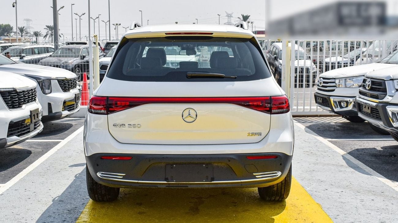 Mercedes-Benz EQB 260