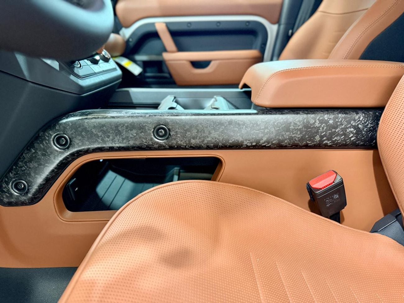 Land Rover Defender 110 635 OCTA  V8 2026