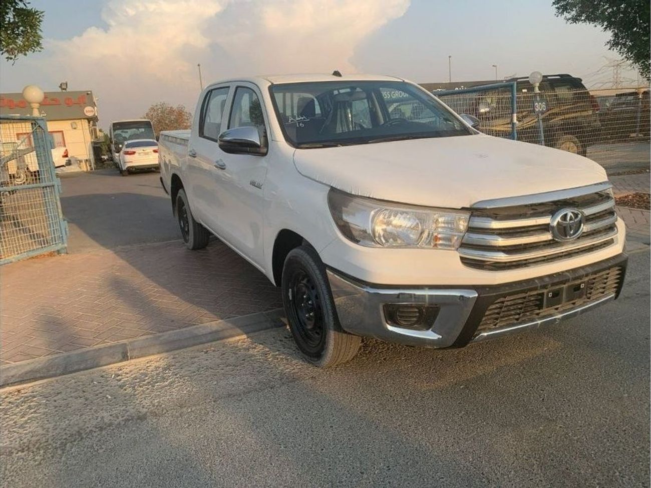 تويوتا هيلوكس TOYOTA HILUX DC 2.4L DSL - M/T - 4X2 - MY23