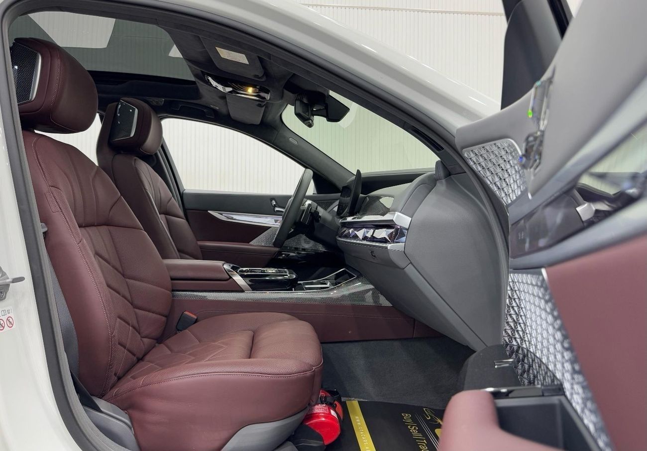 BMW 760Li 2023 BMW 760i M-Sport, 5 Years BMW Warranty, 2028 BMW Service Pack, Fully Loaded, GCC