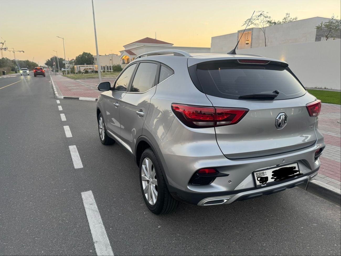 أم جي ZS Standard