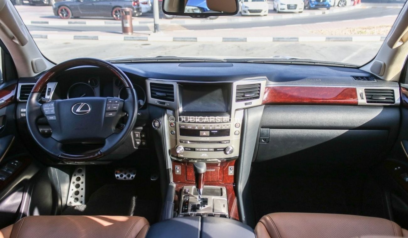 Lexus LX 570 S