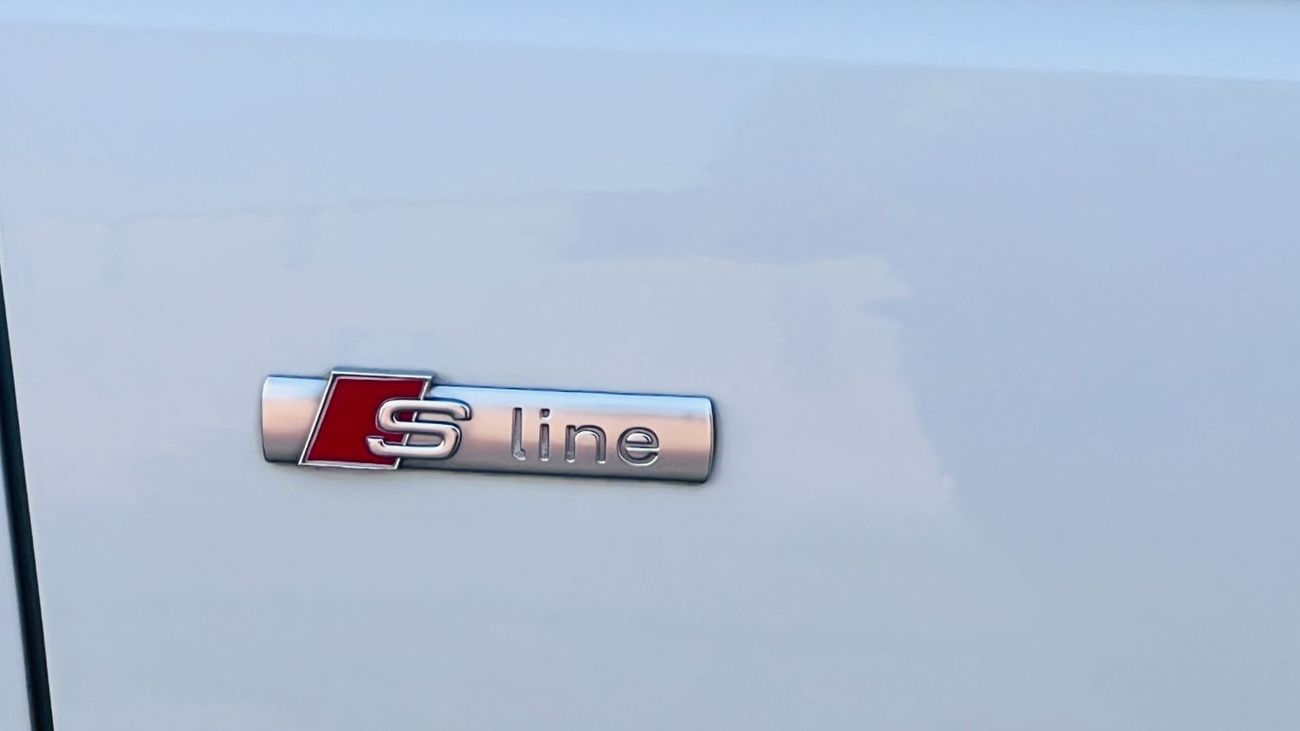 Audi A4 30 TFSI Design S Line & Sports Package AED 960 PM Available | FIRST OWNER | Audi A4 S-LINE 2018 | FU