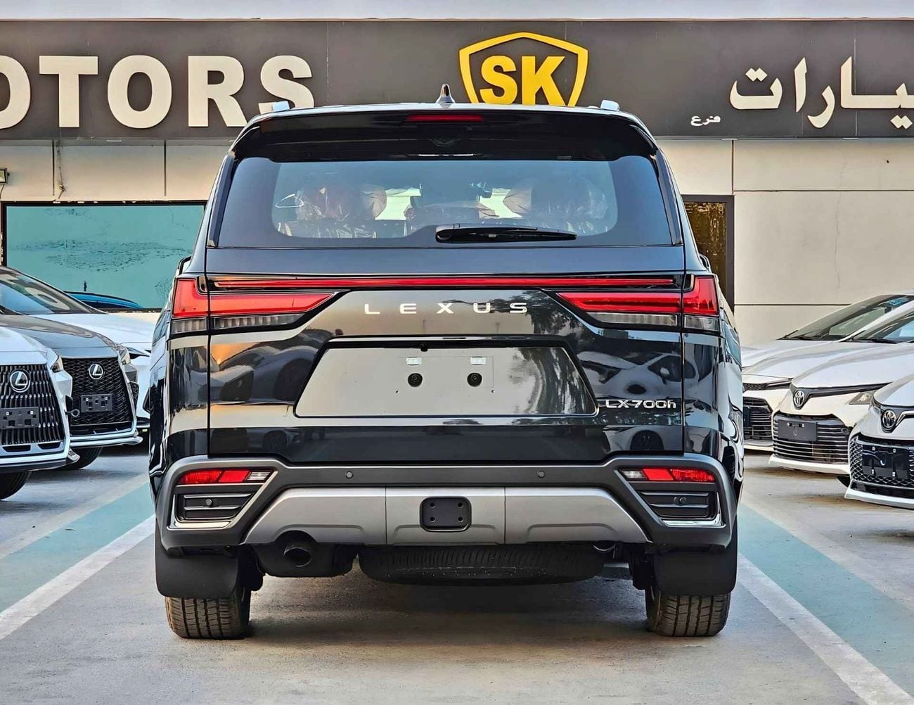 لكزس LX 700h HYBRID URBAN/3.5L PETROL/RADAR/SUNROOF/LEATHER WITH POWER SEATS/FULL OPTION (CODE # LX7HV)